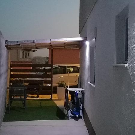 Apartman Lidija Dinjiska Ngoại thất bức ảnh