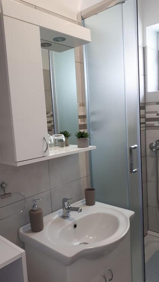 Apartman Lidija Dinjiska Ngoại thất bức ảnh