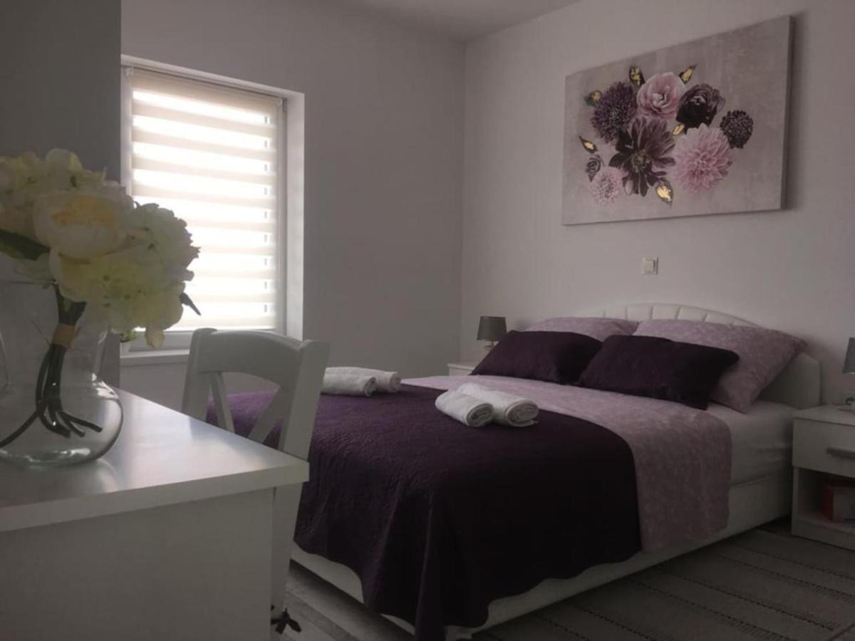 Apartman Lidija Dinjiska Ngoại thất bức ảnh