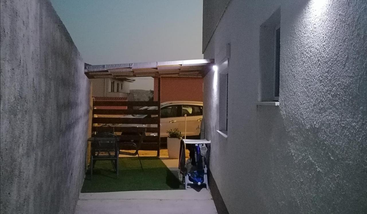 Apartman Lidija Dinjiska Ngoại thất bức ảnh